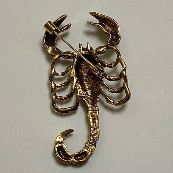 Blue and Gold Scorpion Brooch - Picture 4 of 6